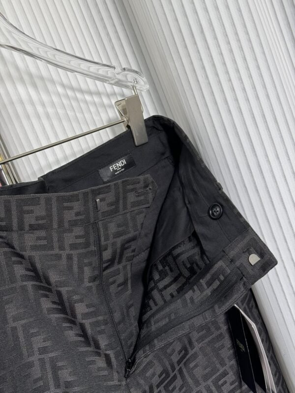 FENDI SHORTS - Image 8