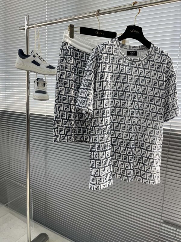 FENDI SHORTS - Image 4