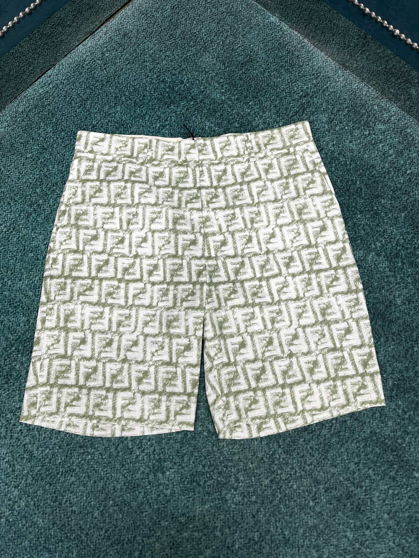 FENDI SHORTS - Image 2