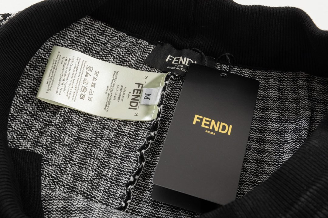 FENDI SHORTS - Image 7