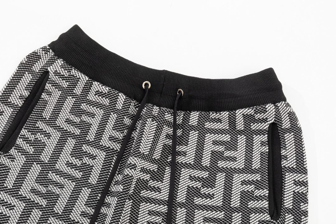 FENDI SHORTS - Image 3
