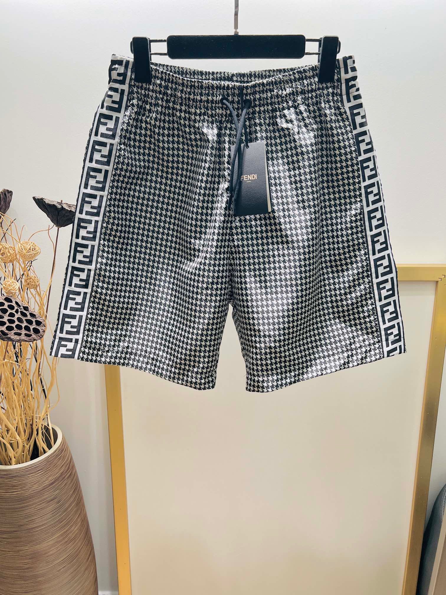 FENDI SHORTS - Image 2