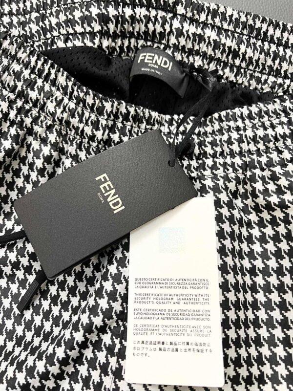 FENDI SHORTS - Image 8