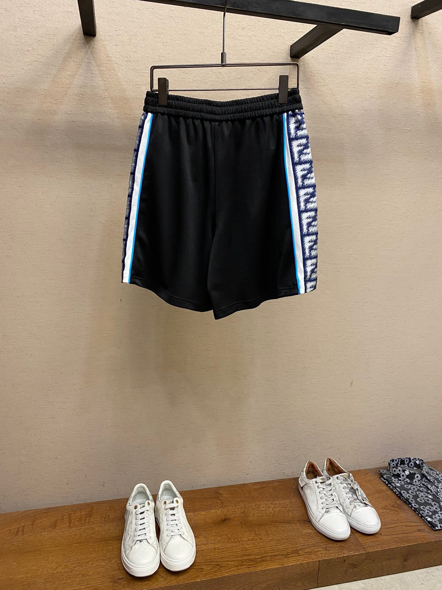 FENDI SHORTS - Image 3