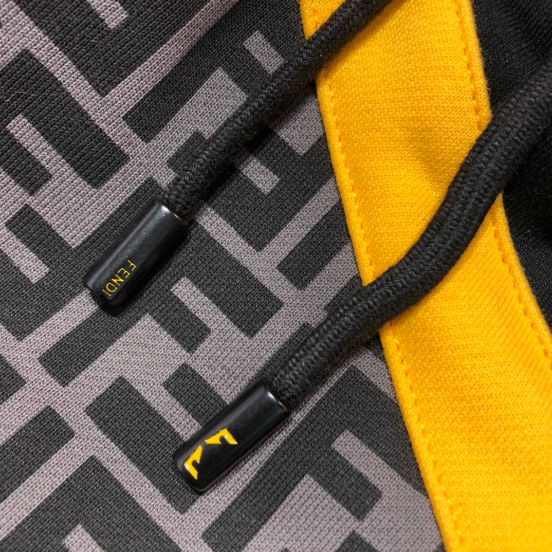 FENDI SHORTS - Image 7