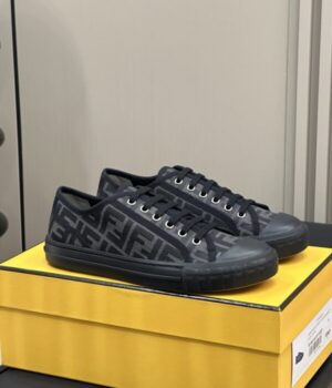 FENDI SNEAKER