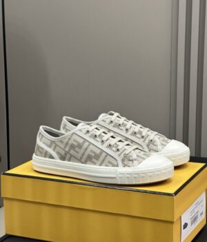 FENDI SNEAKER