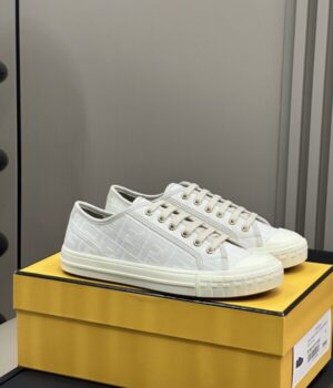 FENDI SNEAKER