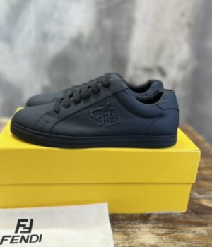 FENDI SNEAKER