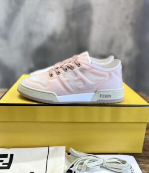 FENDI SNEAKER