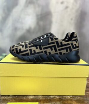 FENDI SNEAKER
