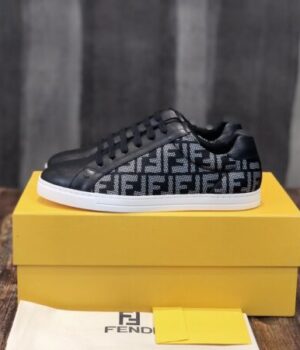 FENDI SNEAKER