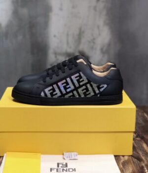 FENDI SNEAKER