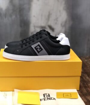 FENDI SNEAKER