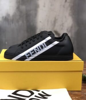 FENDI SNEAKER