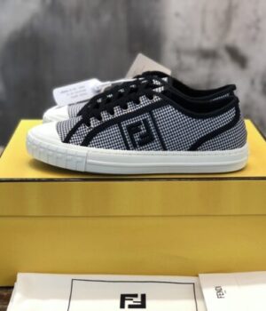 FENDI SNEAKER