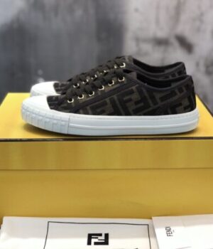 FENDI SNEAKER