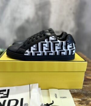FENDI SNEAKER