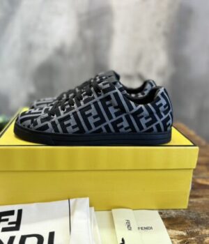 FENDI SNEAKER