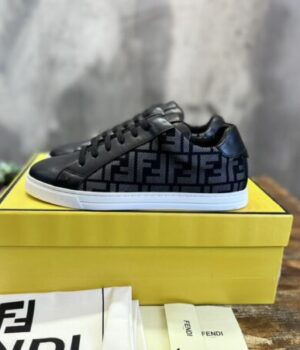 FENDI SNEAKER