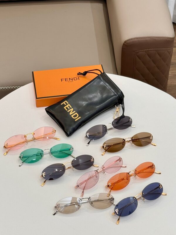 FENDI SUNGLASSES - Image 4