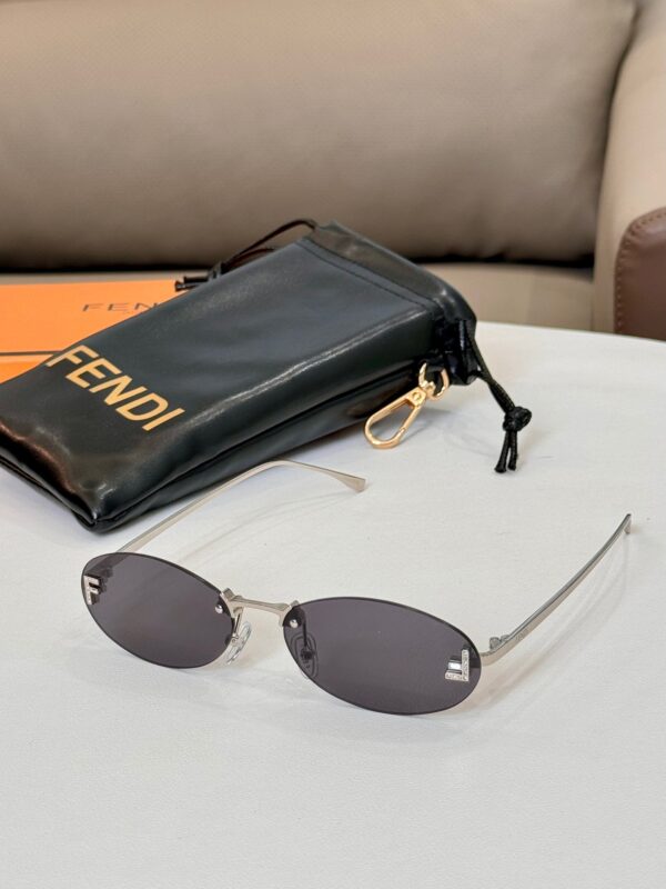 FENDI SUNGLASSES - Image 6