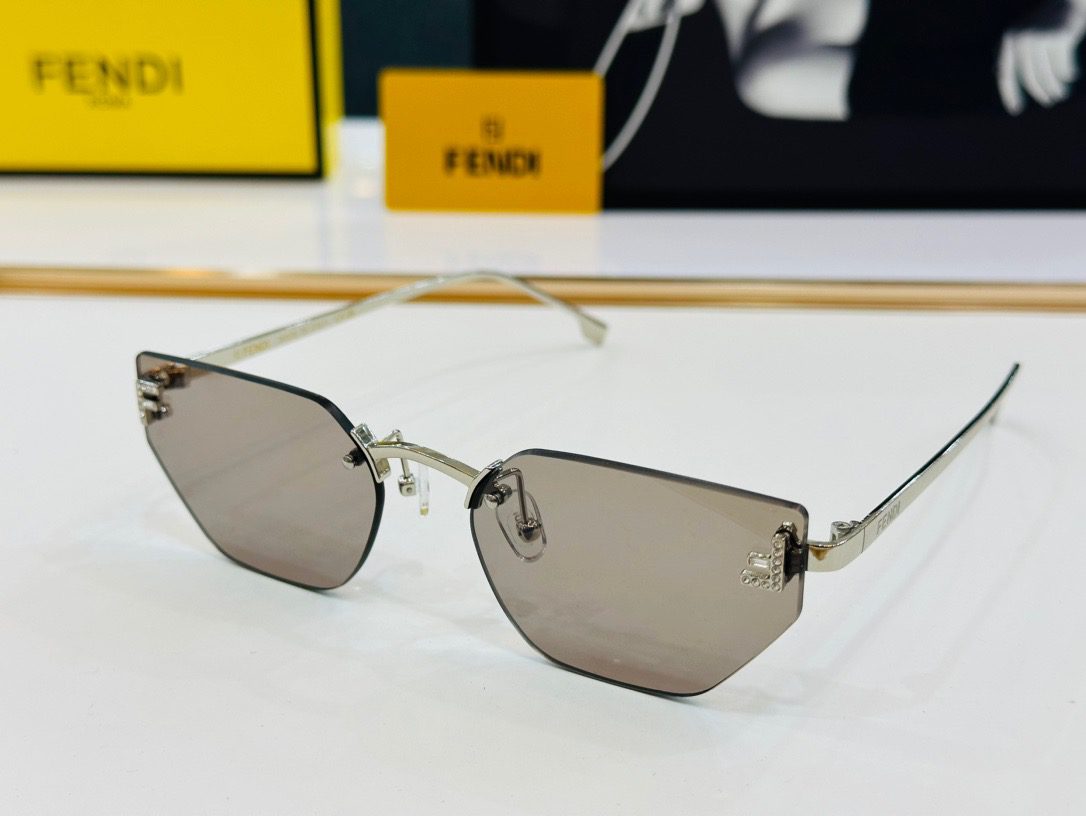 FENDI SUNGLASSES - Image 2