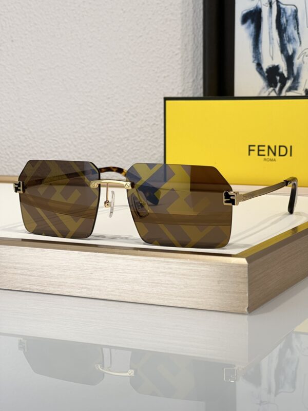 FENDI SUNGLASSES