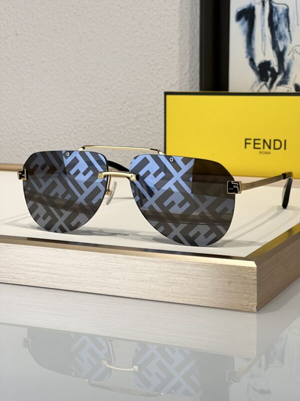 FENDI SUNGLASSES