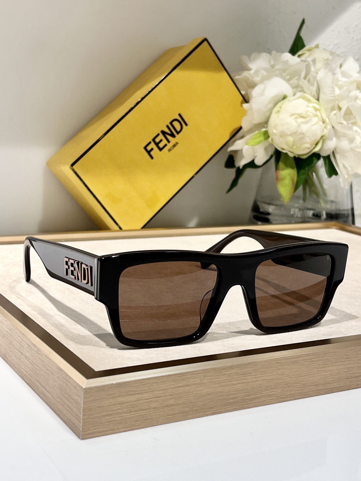 FENDI SUNGLASSES - Image 2