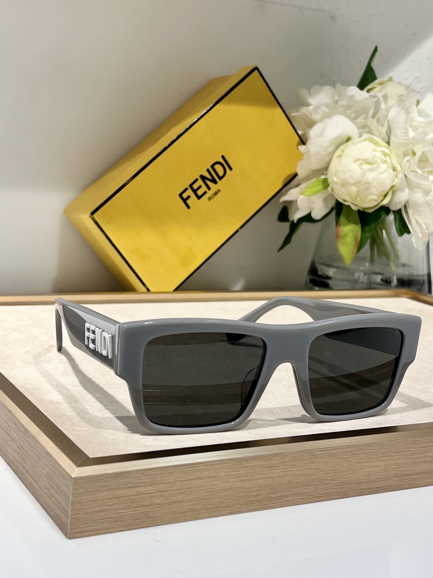 FENDI SUNGLASSES - Image 3
