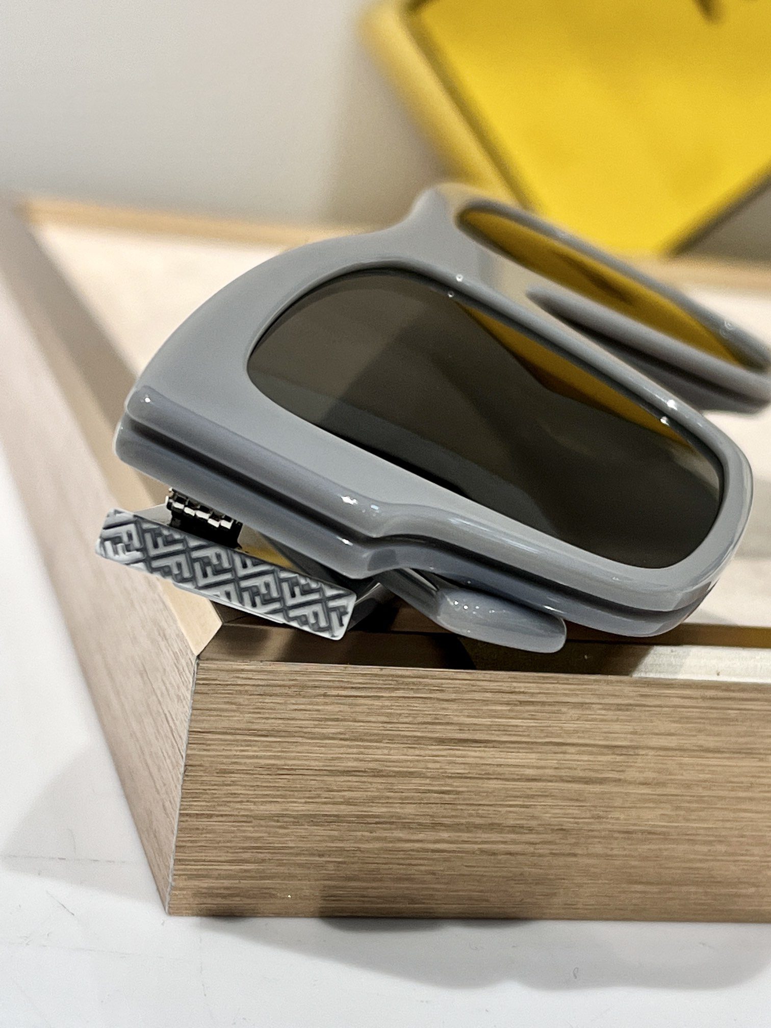 FENDI SUNGLASSES - Image 7