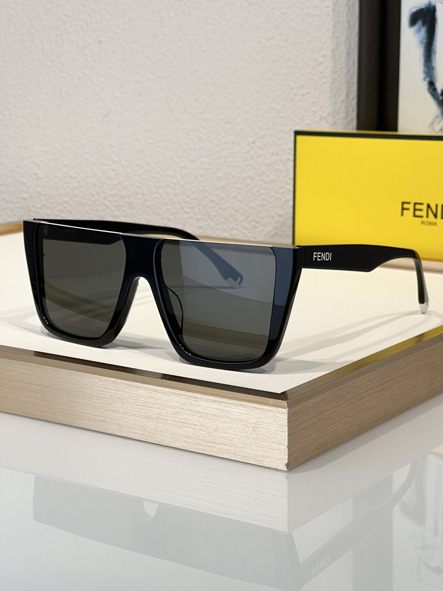 FENDI SUNGLASSES - Image 2