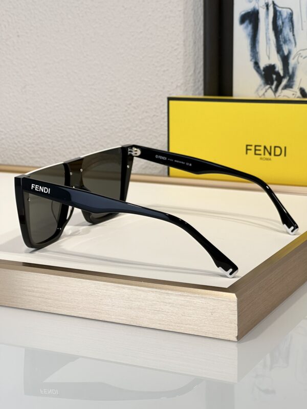FENDI SUNGLASSES - Image 8