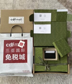 GUCCI CARD HOLDER