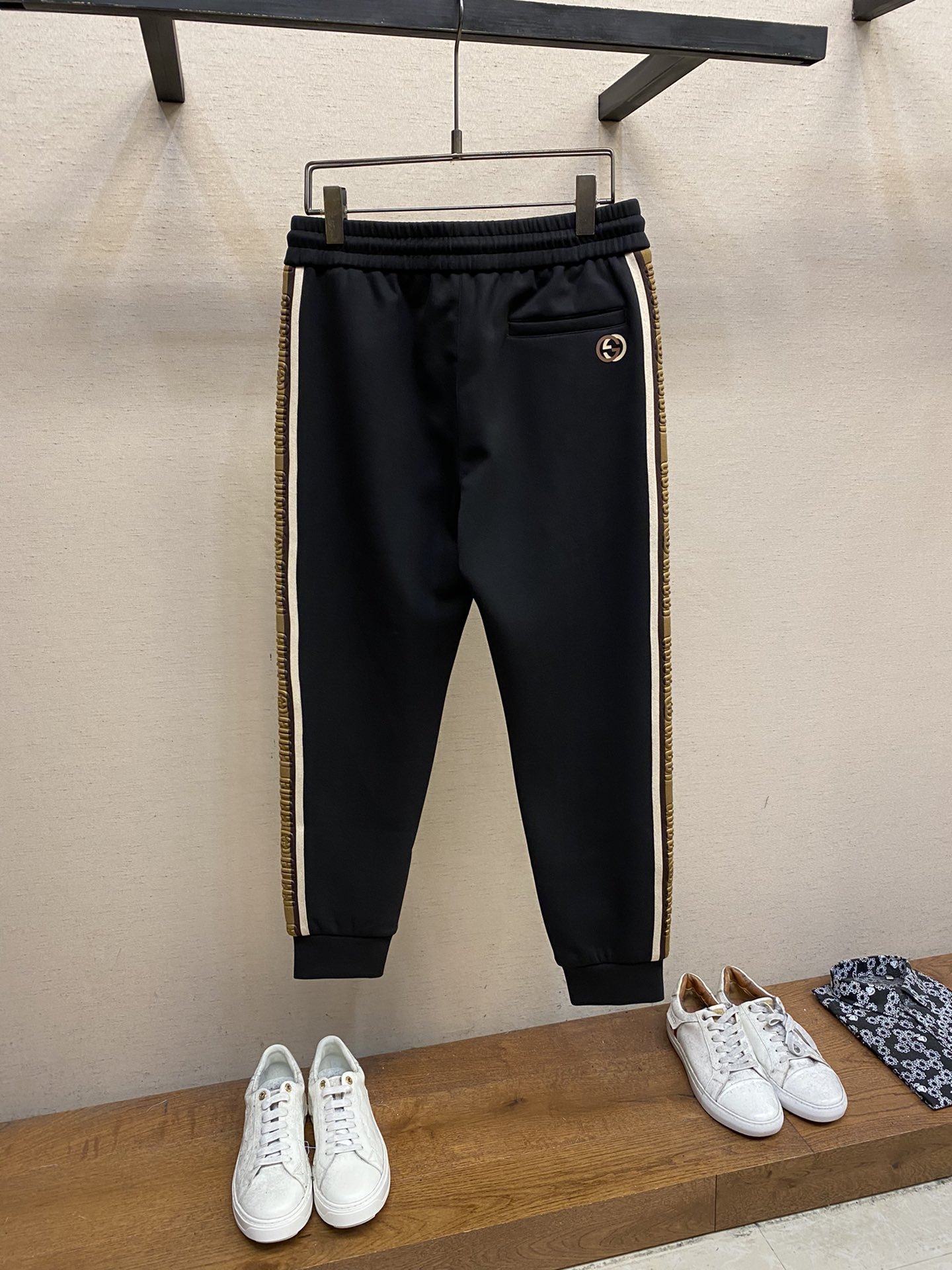 GUCCI JOGGER PANTS - Image 3
