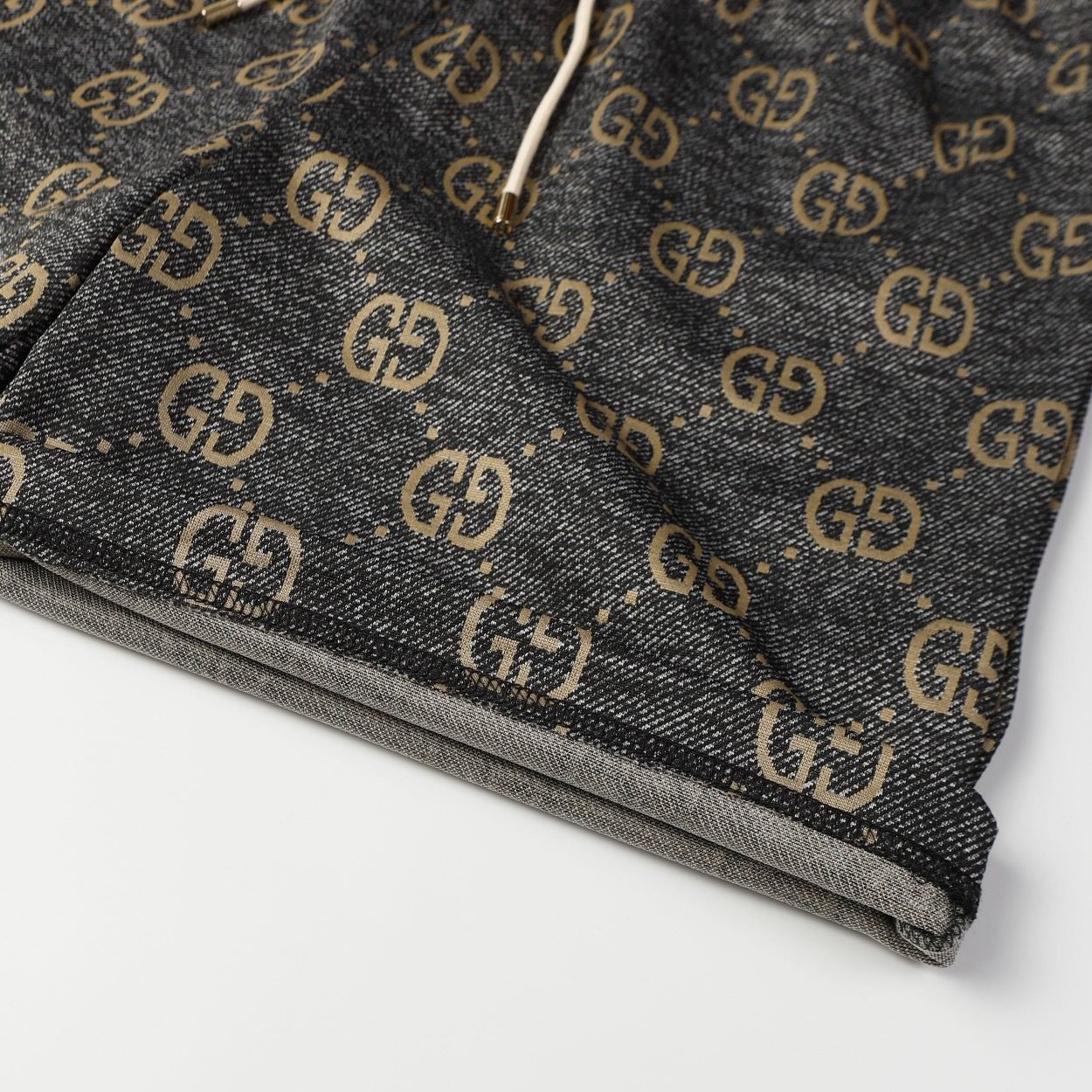 GUCCI SHORTS - Image 5