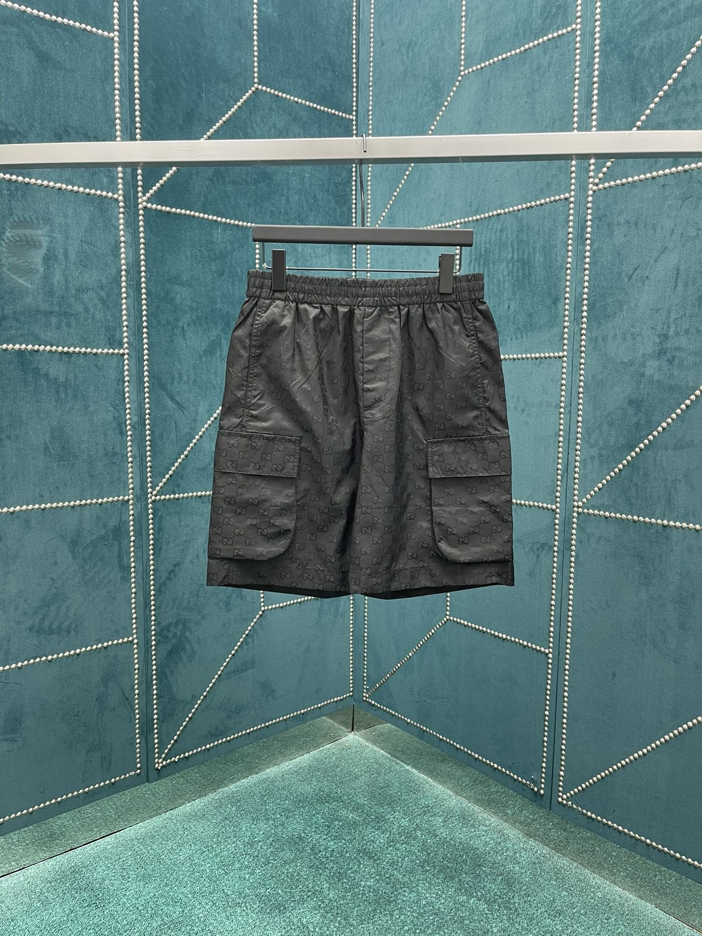 GUCCI SHORTS - Image 2