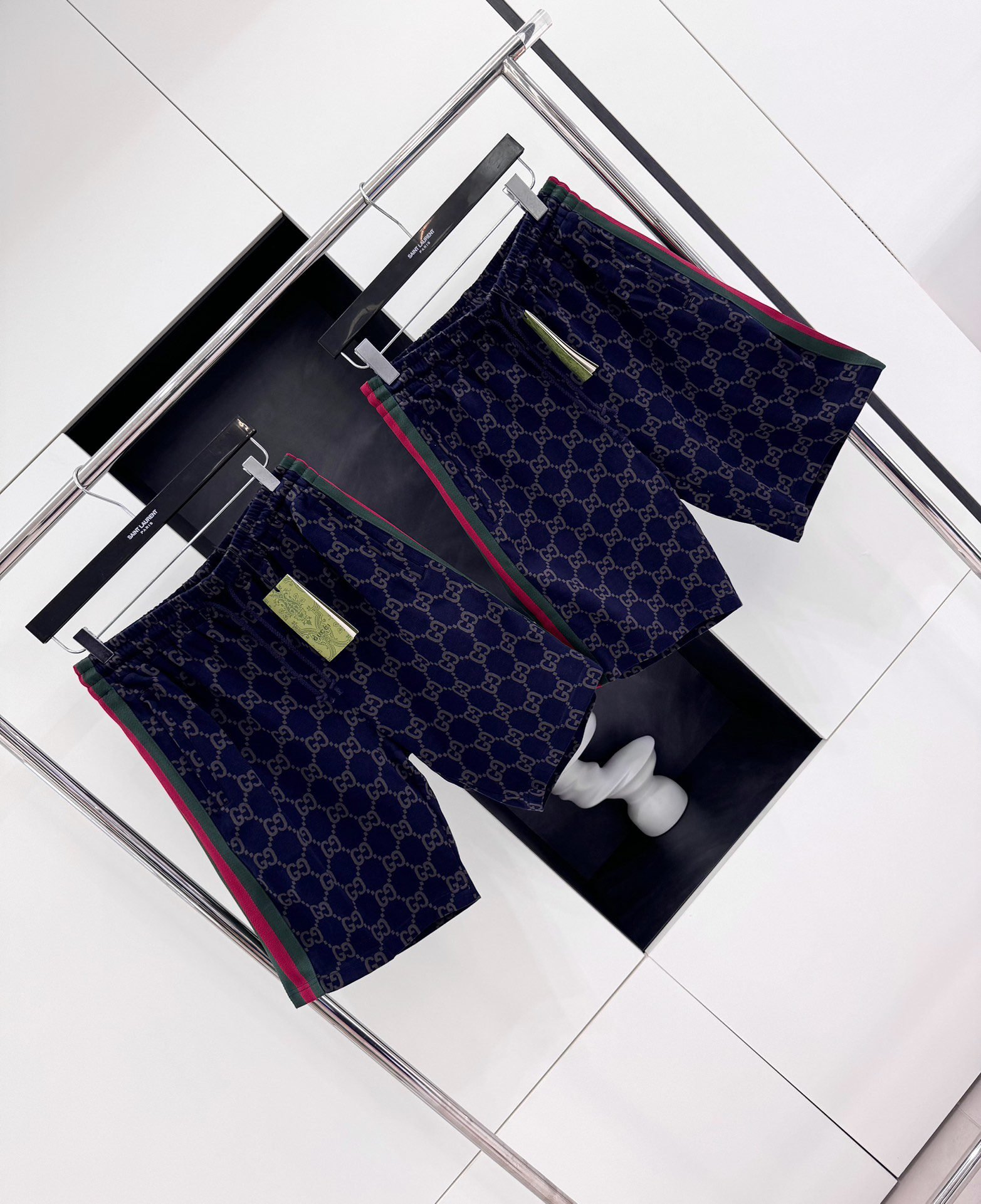 GUCCI SHORTS - Image 3
