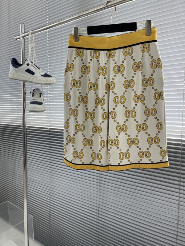 GUCCI SHORTS - Image 6