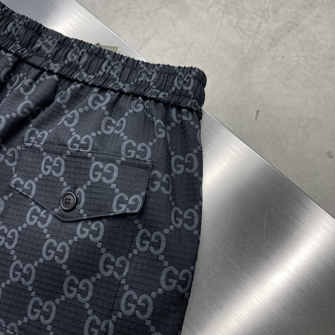 GUCCI SHORTS - Image 7