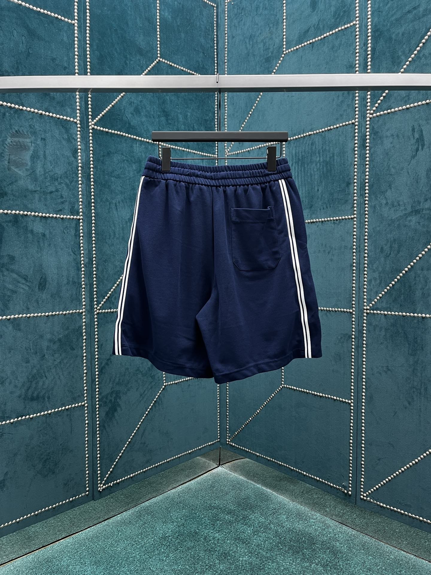 GUCCI SHORTS - Image 3