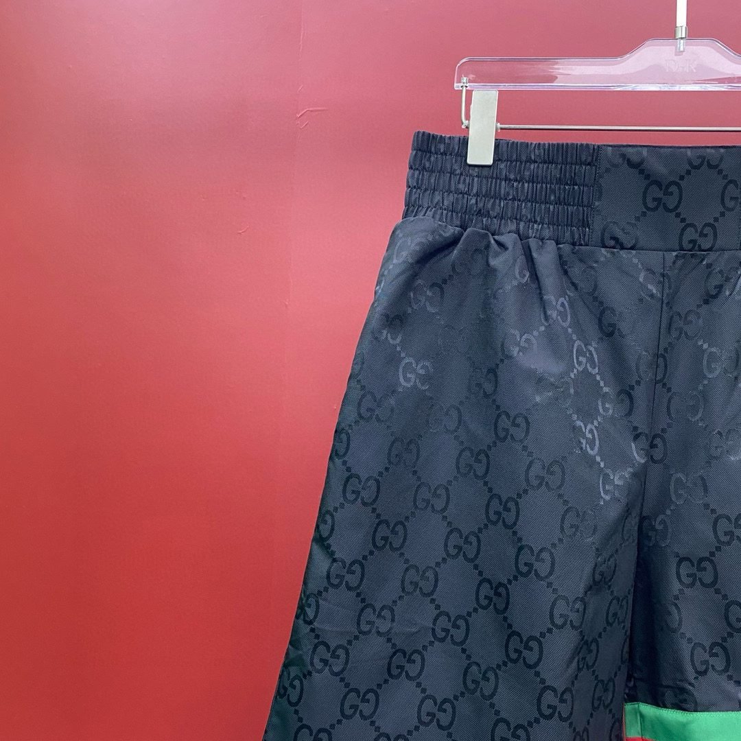 GUCCI SHORTS - Image 3