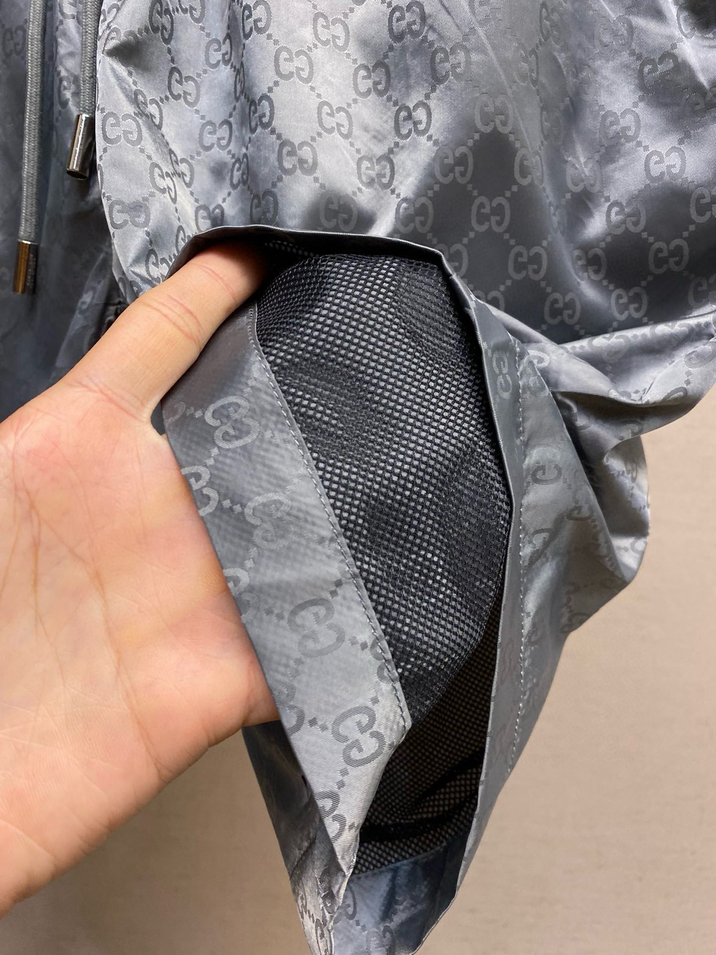 GUCCI SHORTS - Image 7