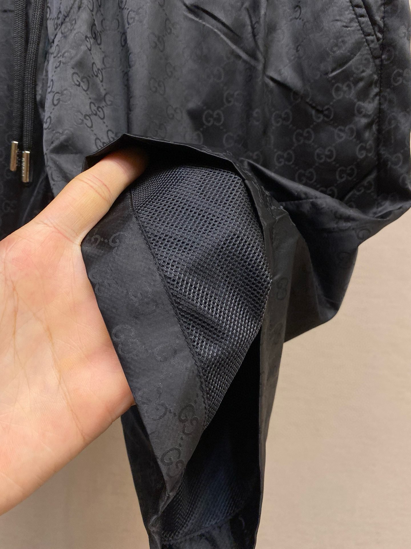 GUCCI SHORTS - Image 7