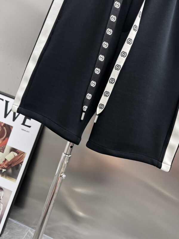 GUCCI SHORTS - Image 8