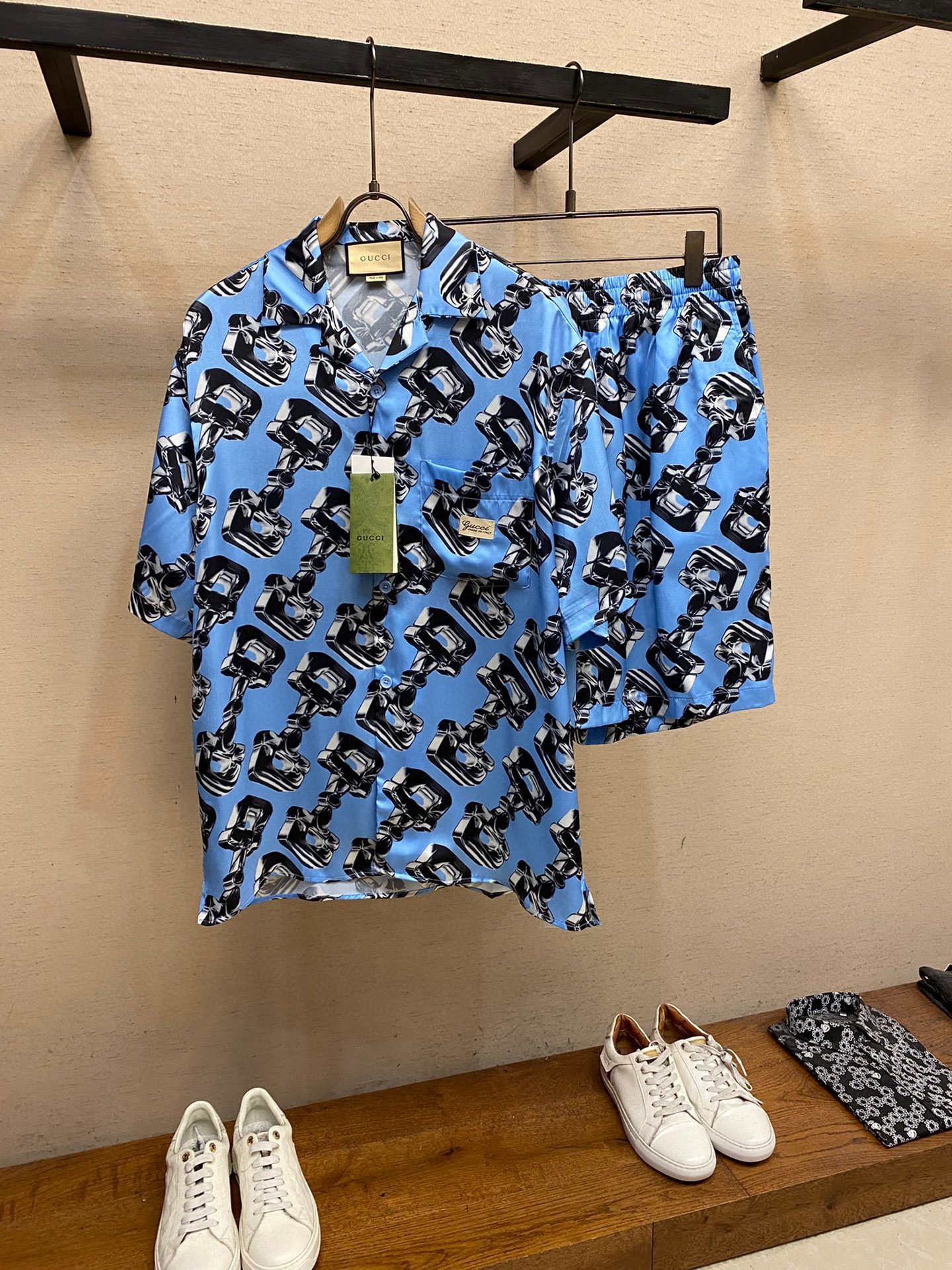 GUCCI SHORTS - Image 3