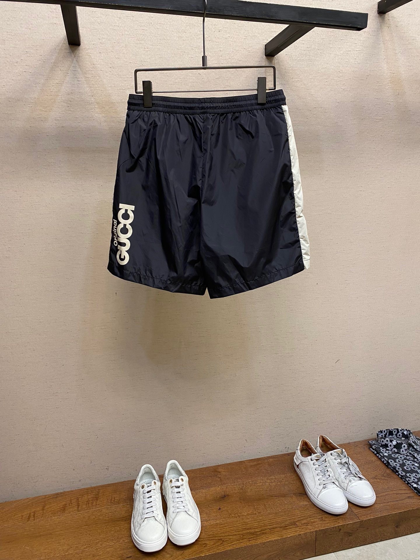 GUCCI SHORTS - Image 3