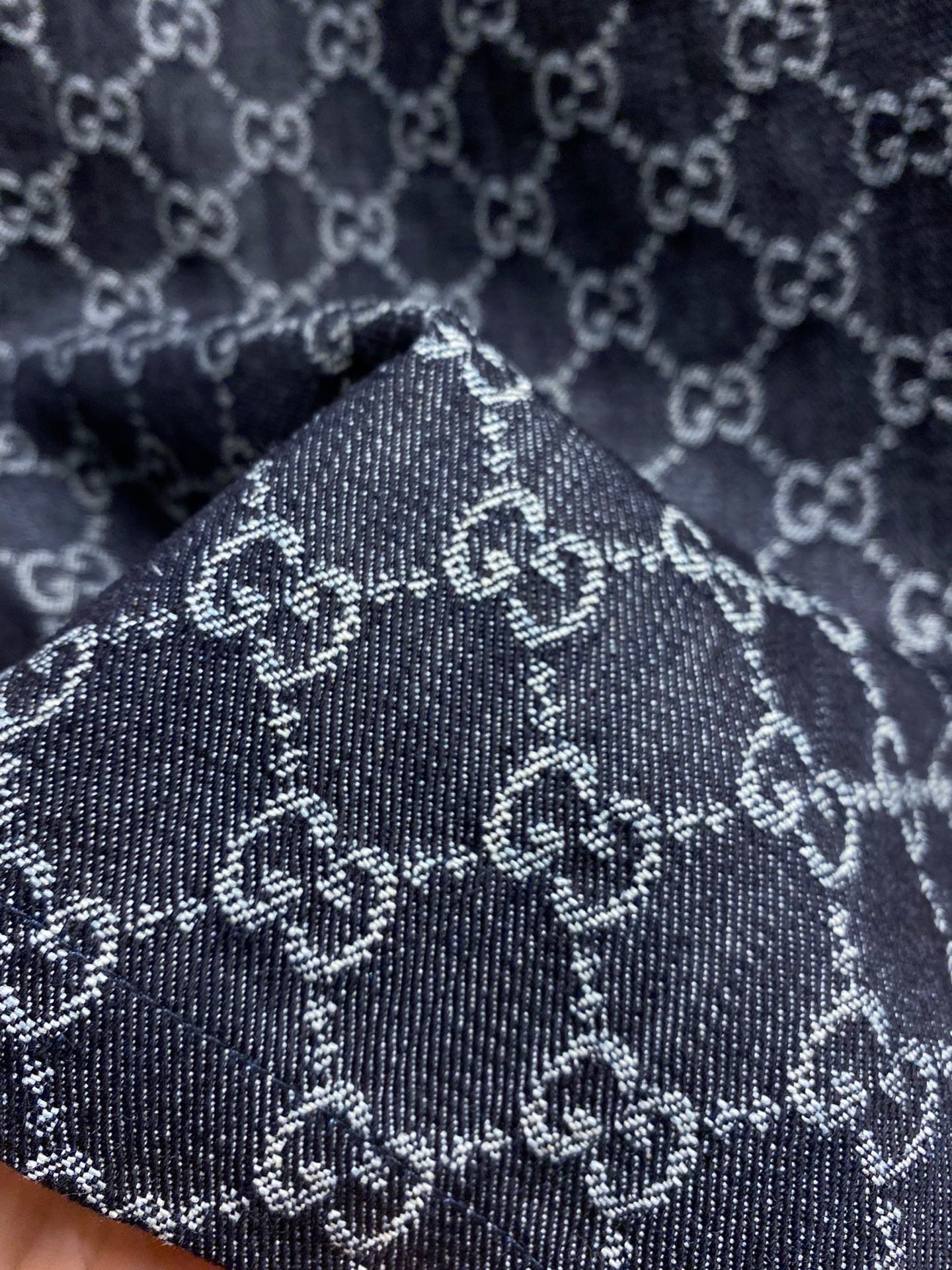 GUCCI SHORTS - Image 7