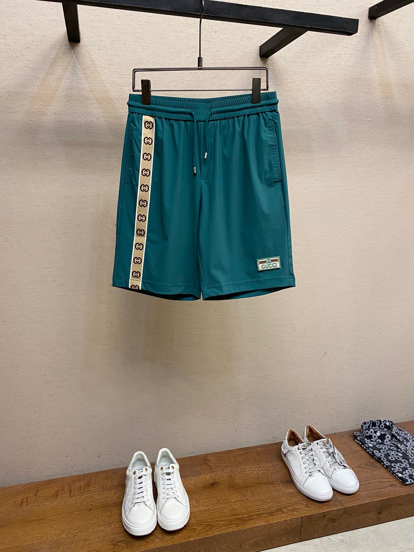 GUCCI SHORTS - Image 2
